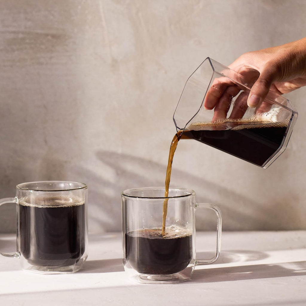 AeroPress Clear XL cafetière à piston, grande tout-en-un, cafetière manuelle style expresso et filtre, infusion en 2 min, portable pour voyage et camping