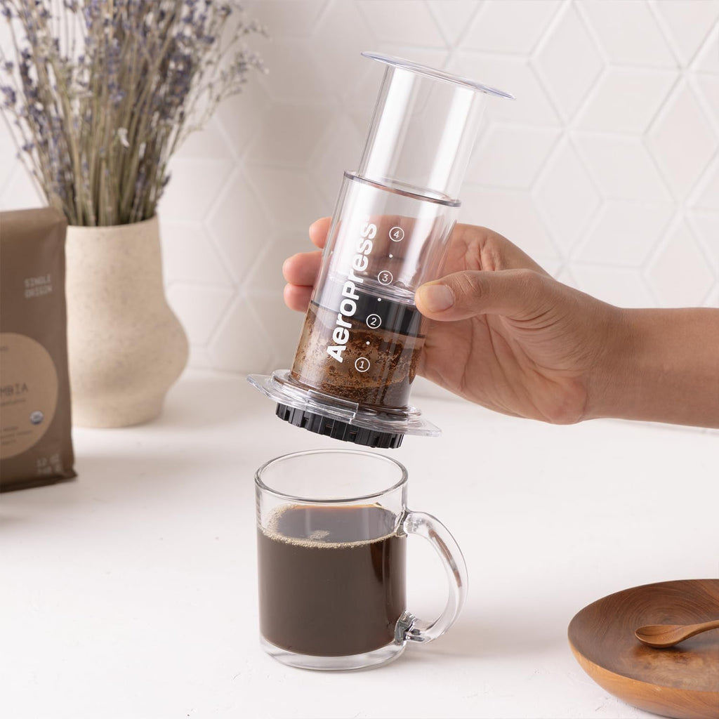 AeroPress Clear XL cafetière à piston, grande tout-en-un, cafetière manuelle style expresso et filtre, infusion en 2 min, portable pour voyage et camping