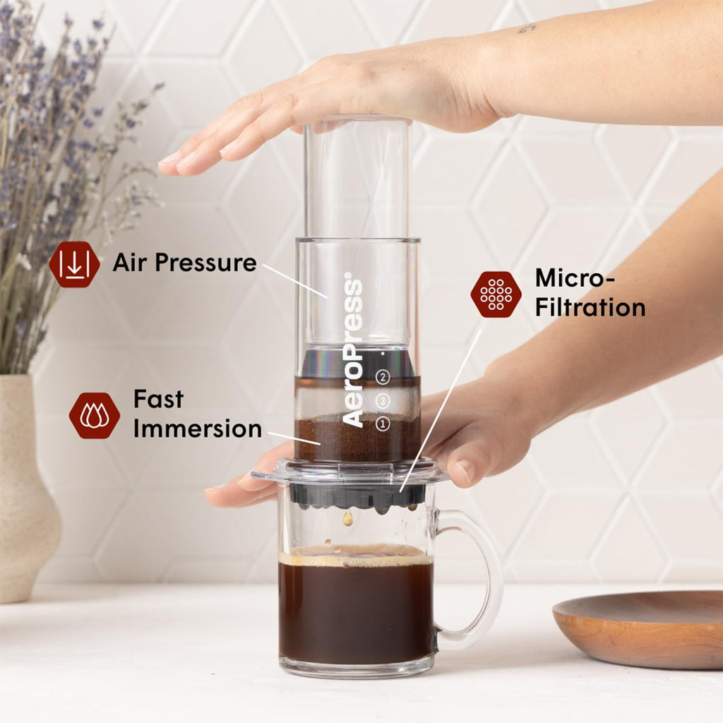 AeroPress Clear XL cafetière à piston, grande tout-en-un, cafetière manuelle style expresso et filtre, infusion en 2 min, portable pour voyage et camping