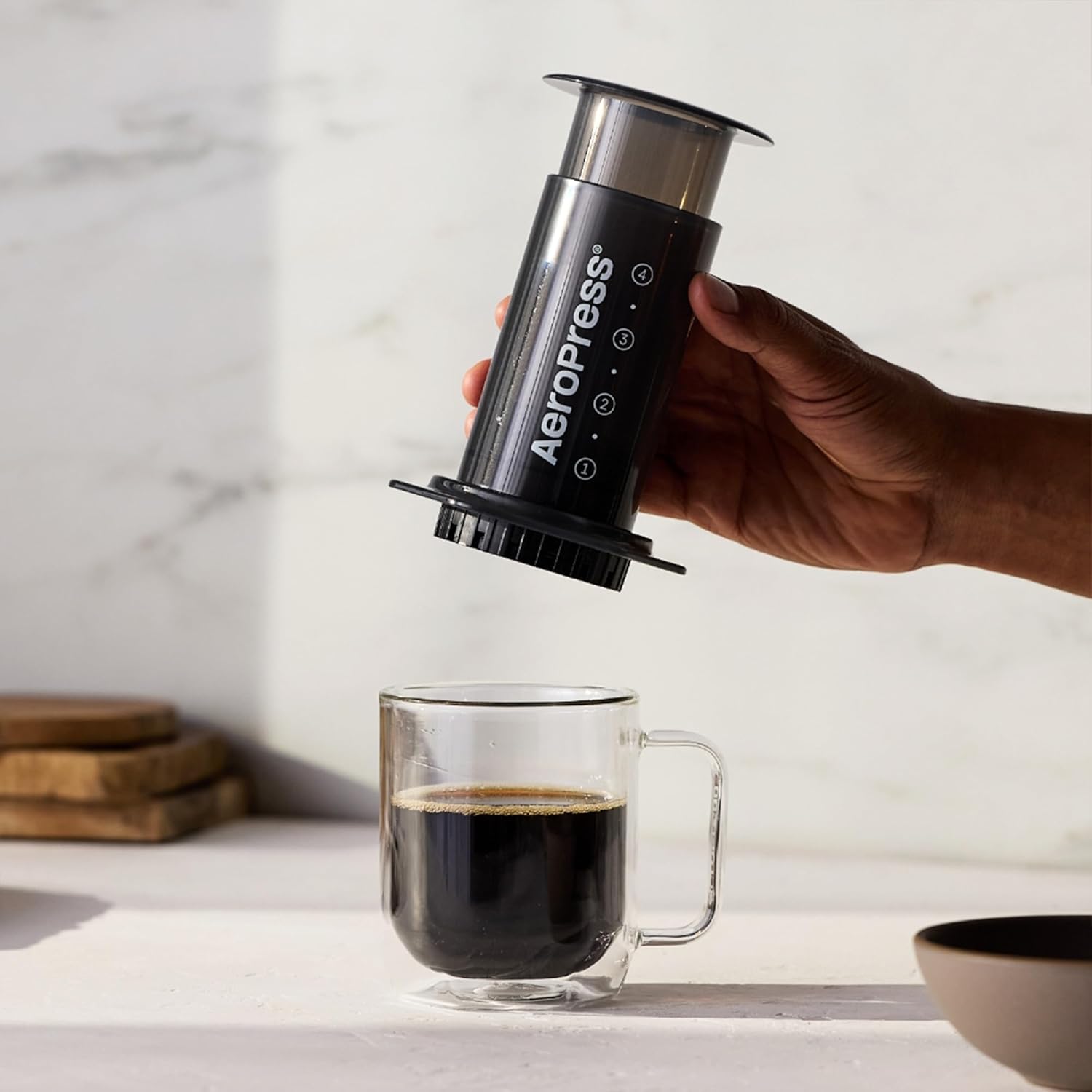 AeroPress Clear XL cafetière à piston, grande tout-en-un, cafetière manuelle style expresso et filtre, infusion en 2 min, portable pour voyage et camping