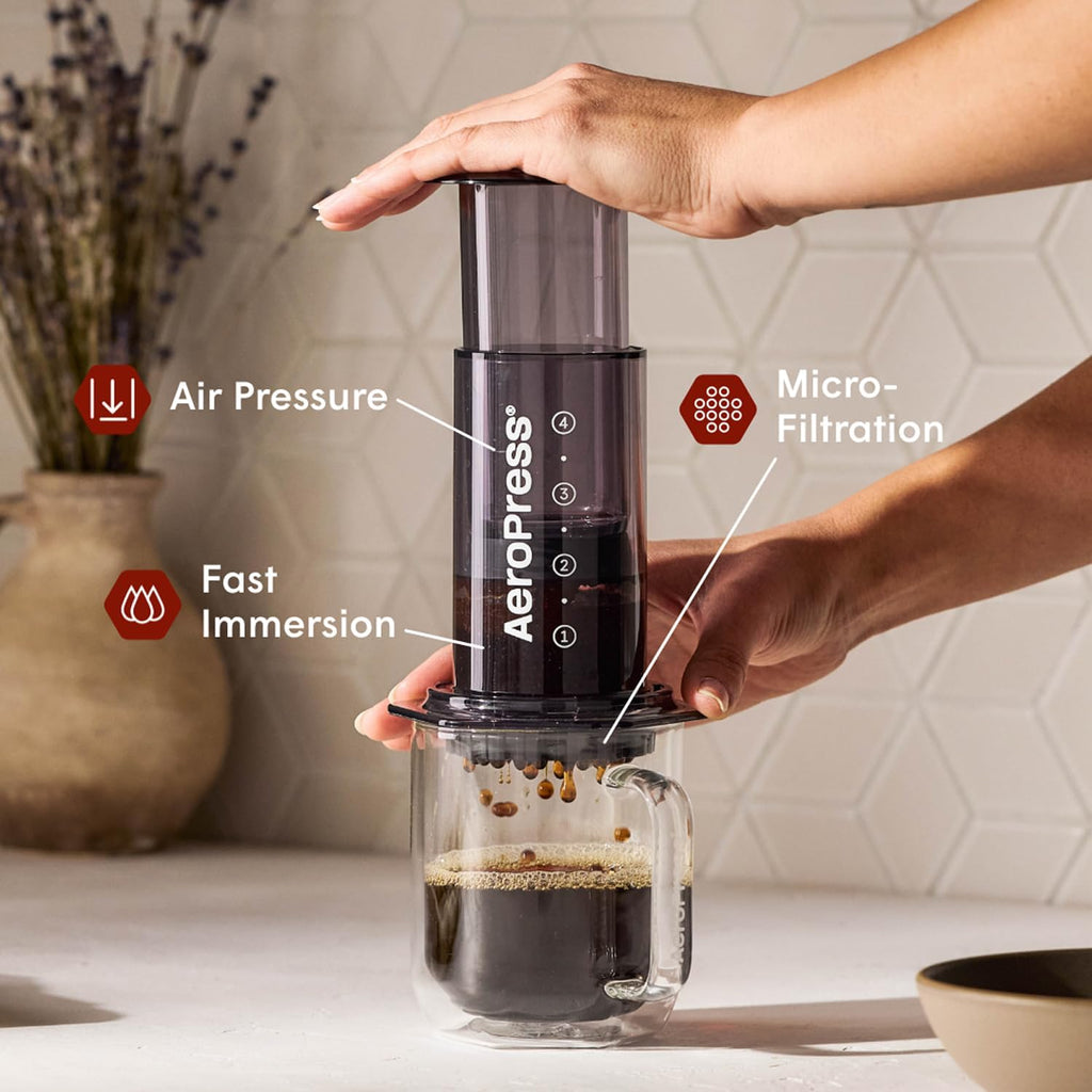 AeroPress Clear XL cafetière à piston, grande tout-en-un, cafetière manuelle style expresso et filtre, infusion en 2 min, portable pour voyage et camping