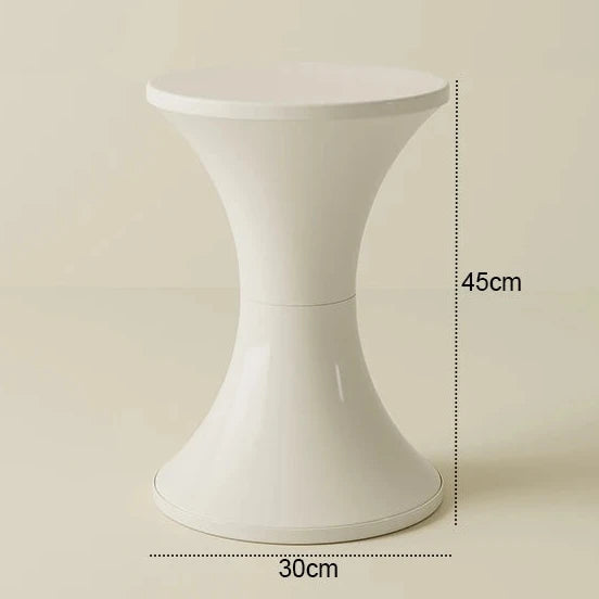 Tabouret design en plastique forme sablier – ottoman nordique compact et robuste pour salon ou entrée, idéal comme repose-pieds ou banc à chaussures.