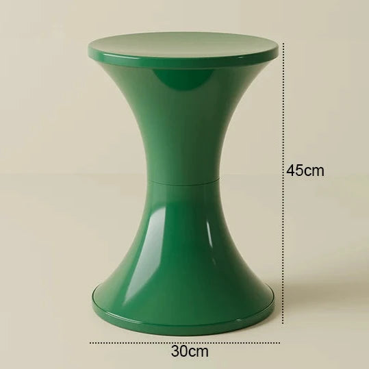 Tabouret design en plastique forme sablier – ottoman nordique compact et robuste pour salon ou entrée, idéal comme repose-pieds ou banc à chaussures.